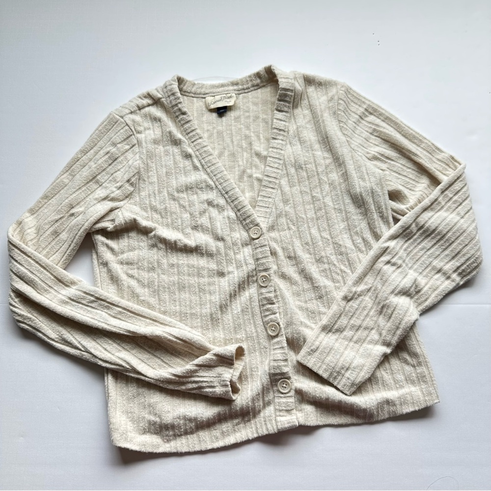 Women's Cream Cropped Cardigan Sweater